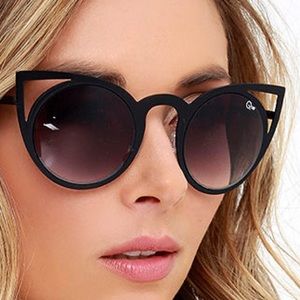 Invader Black Quay Australia Cat-eye sunglasses